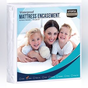 Utopia Bedding Zippered Mattress Encasement Protector Twin-Water & Bed Bug Proof